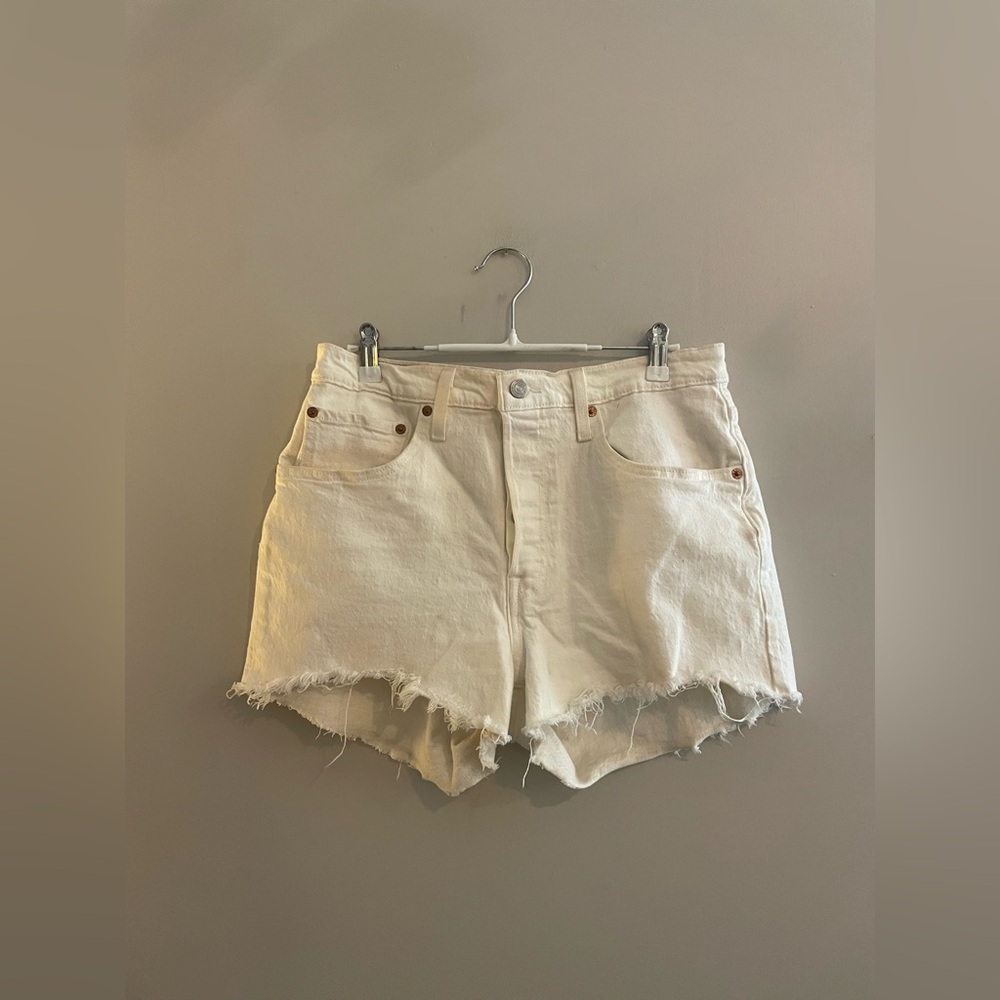 Levi’s Cream Denim Cut Off Shorts Jean Shorts